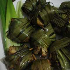รูปของ ayam goreng pandan bumbu kuning