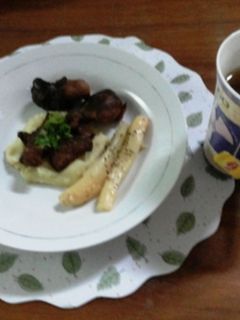 Foto resep mashed potato with beef and asparagus