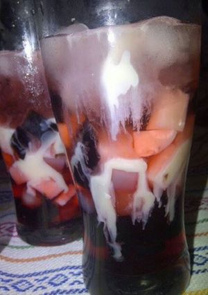 Foto resep ES CINGCAU HITAM DENGAN POTONGAN PUDING SUSU