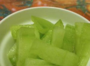 Foto resep Es Kulit Melon Madu Cemilan Sehat untuk Anak