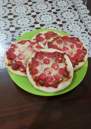 Foto resep Mini Sausage Pizza with Bolognese Sauce