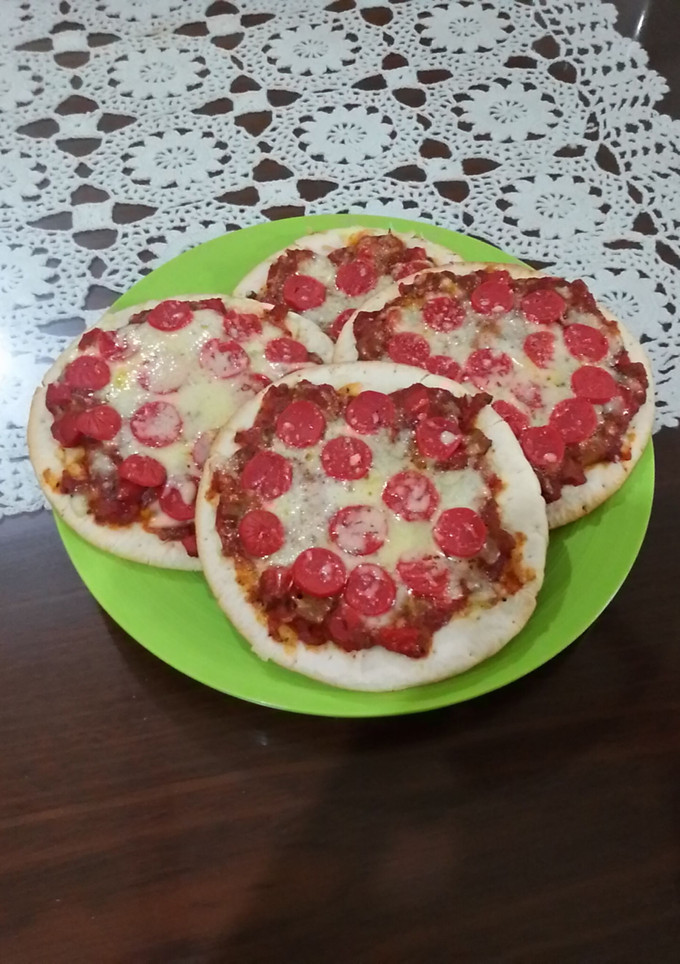 Foto resep Mini Sausage Pizza with Bolognese Sauce