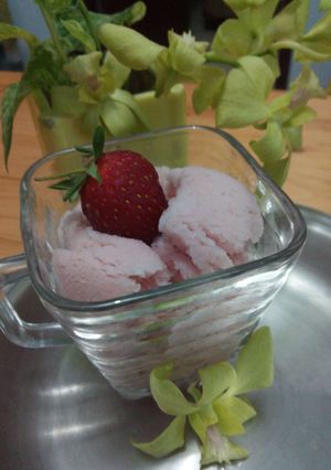 Foto resep Es Krim Stroberi a la @DapurBubu
