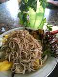Mi Soba Goreng Kreasi dengan Salad Segar
