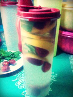 Foto resep strawberry lemon and mint infused water