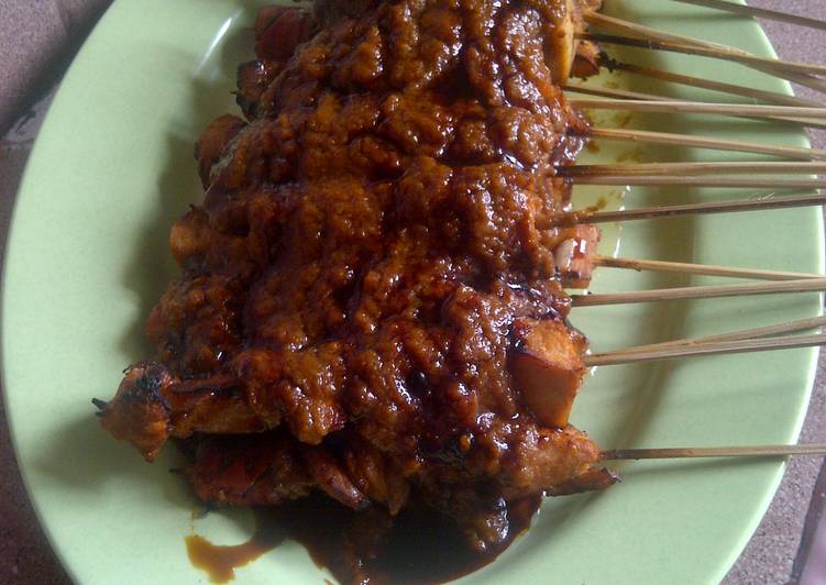 Step-by-Step Guide to Make Winter Sate Ayam Sossis
