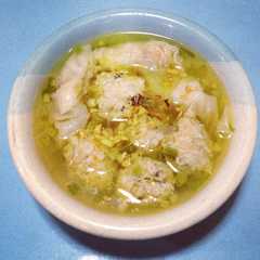 A picture of Baso LoHua n Pangsit Kuah.