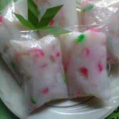 A picture of kue harum manis.