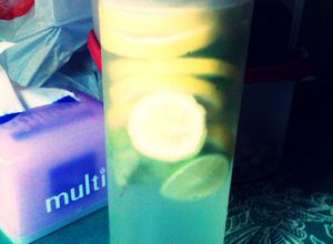 Foto resep lemon and lime infused water