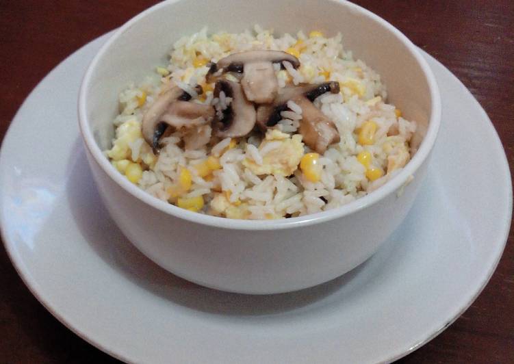 Cara Gampang Membuat butter rice with mushroom and sweet corn, Lezat