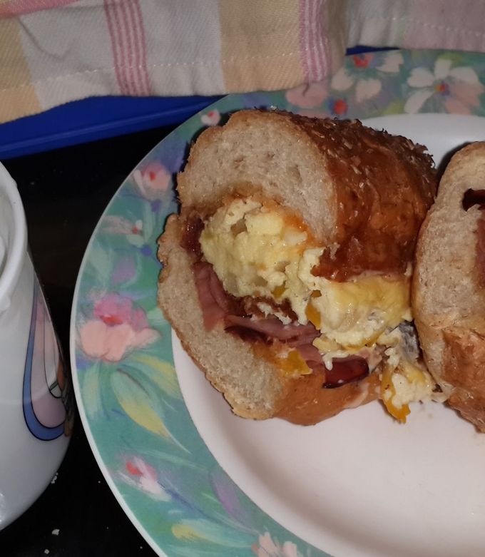 Foto resep [Sarapan Ayah] egg and paprika sandwhich