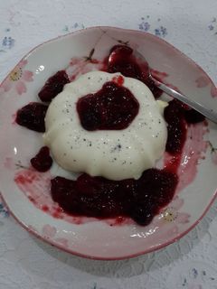 Foto resep PannaCota with Strawberry & Blueberry Sauce