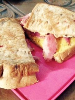 Foto resep roti lapis selai telur 