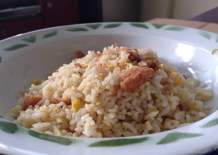 Garlic fried rice with fish fillet