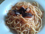 Spageti bumbu saus terong pedas