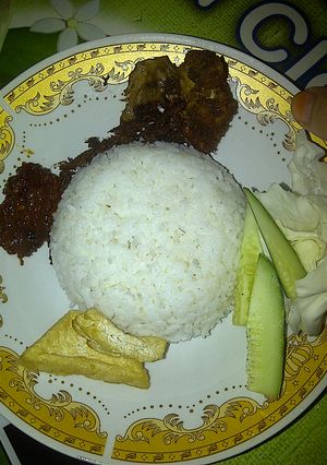 Foto resep pecel ayam sambel terasi bunda bojes
