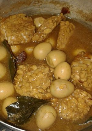Foto resep semur gurih telur puyuh plus tempe kegemaran anak2