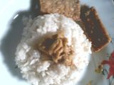 Nasi putih Tempe goreng Sambal pencit (mangga muda)