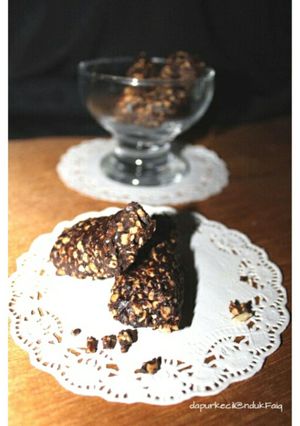 Foto resep Chocolate Peanut Bar -No bake. prraktis.