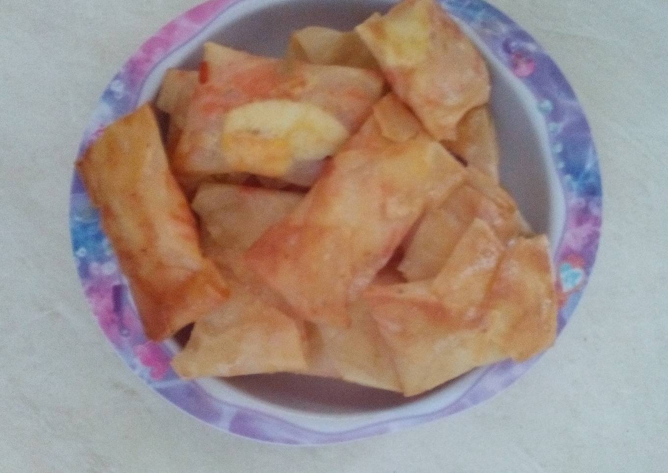 lumpia isi telur rebus