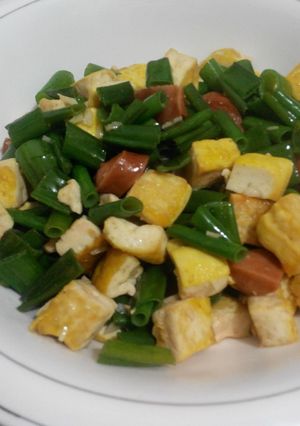 Foto resep Tumis Tahu Sosis Bunga Bawang