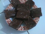 Puding susu coklat dengan telur
