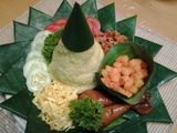 Tumpeng Mini. Resep Nasi Kuning Komplit Dengan Pelengkapnya
