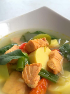 Foto resep Salmon Soup with Tofu