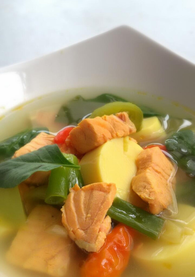 Foto resep Salmon Soup with Tofu