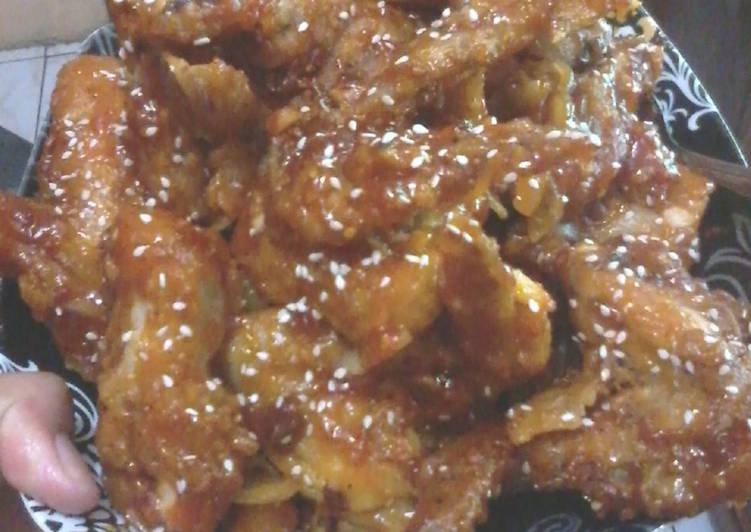 Yangnyeom Tongdak si Ayam Goreng Pedas Manis ala Korea 양념통닭
