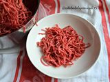 Mie homemade warna merah
