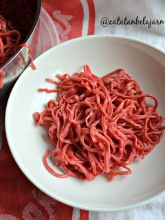 Foto resep Mie homemade warna merah
