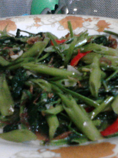 Foto resep tumis kangkung sederhana ala mama rafa
