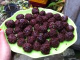 Kue Bola-Bola Coklat Ala Chef Anisah Luthfi,AMd