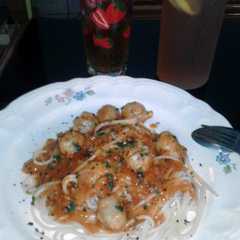 รูปของ angel hair and meatball sauce