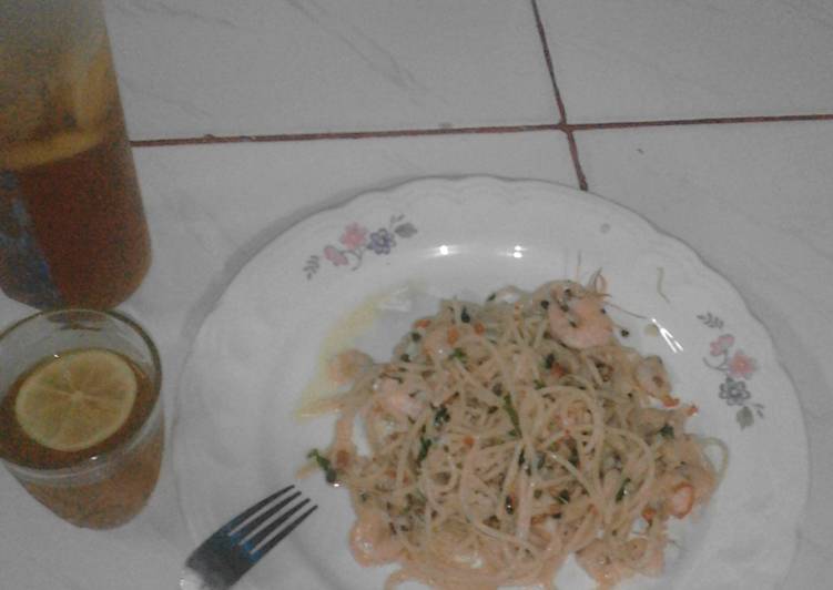 Resep shrimp aglio olio spaghetty yang Enak