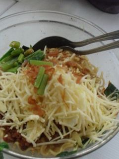Foto resep INTERNET (indomie telor keju kornet)