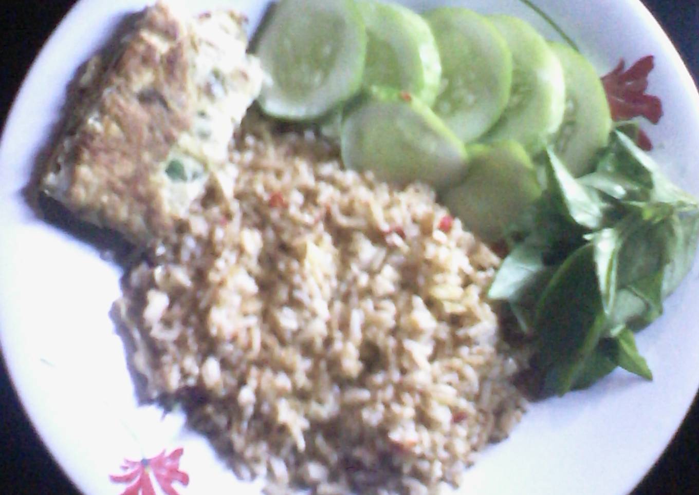 Nasi goreng dadar telur bebek
