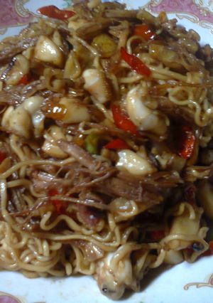 Foto resep Mie Goreng Cumi Ayam Suwir Express 10 Menit
