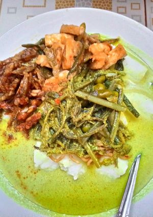 Foto resep Lontong Pakis dengan Sambal Bilis dan Tauco