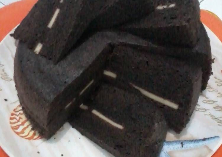 Cake kukus ketan hitam lapis keju