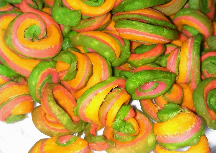 Resep: SempurnaKue Kering Mini Warna-warni