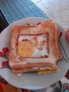 Foto resep #sarapancepat #hari1 Roti panggang telur mata sapi ^_^