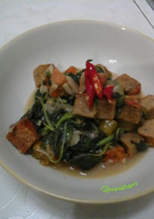 Foto resep Tumis B.O.S (Bayam Oncom Soya)