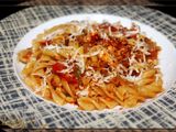 Fusilli Spicy Bolognese