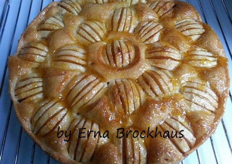 Versunkener Apfelkuchen ( Bolu Apel Tenggelam)