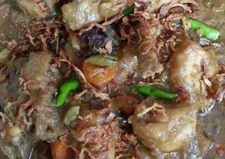 CHICKEN CURRY with SMASHED POTATO
