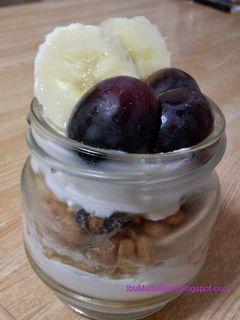 Foto resep Yogurt and Granola Cereal In Jar