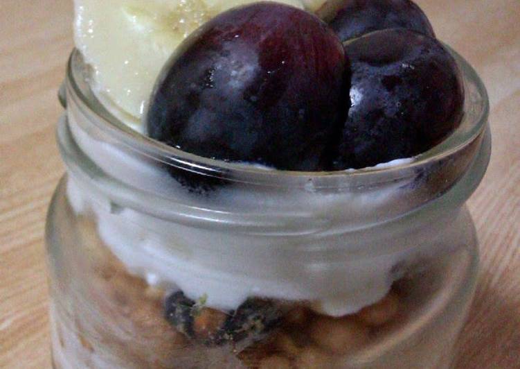 Resep Yogurt and Granola Cereal In Jar Anti Gagal