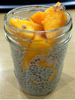 Foto resep pudding chia with mango topping